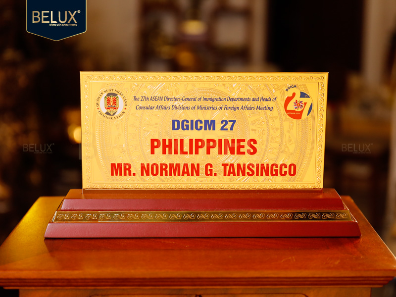 Lô Biển chức danh DGICM 27 dài 28cm bằng đồng mạ vàng 24k thiết kế theo yêu cầu